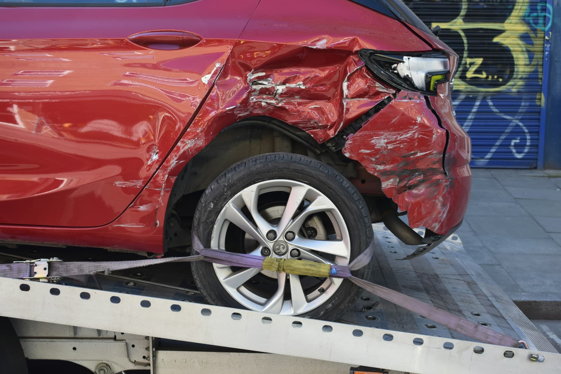 Como identificar sinais de batida em um carro usado